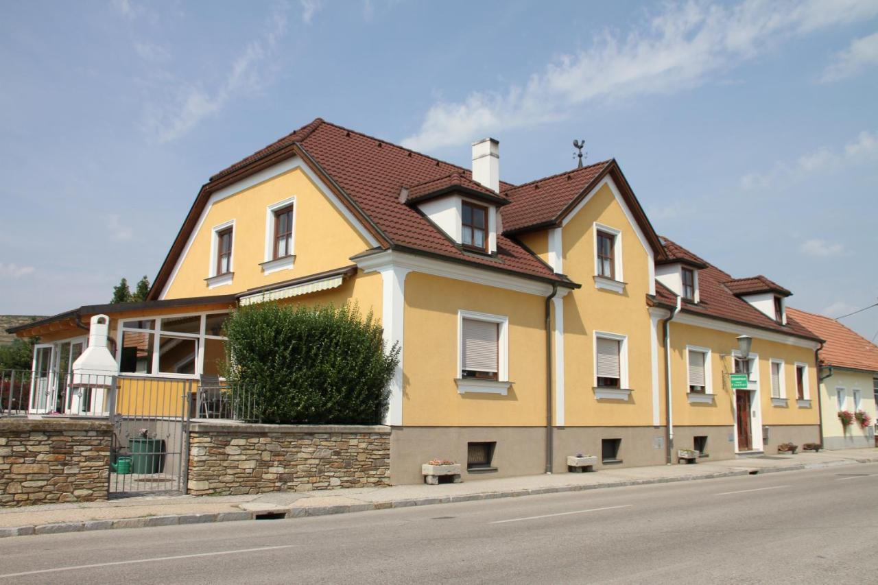 Gaestehaus Fischer Rohrendorf Bed & Breakfast Rohrendorf bei Krems Exterior photo